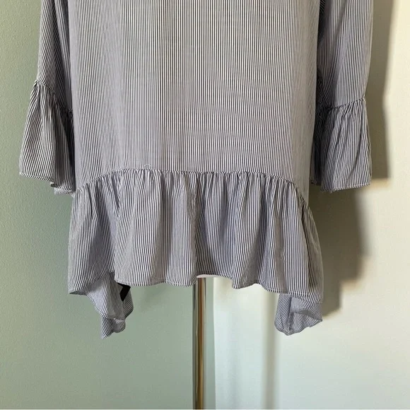 Simply Vera Wang Women’s Asymmetrical Blue Striped Blouse Size M - Picture 9 of 13